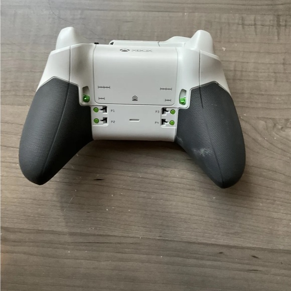 Amazon.com: Xbox Microsoft Elite Wireless Controller Series  Microsoft Xbox One Black/White Elite Wireless Controller Series 1 Lot Of 2
